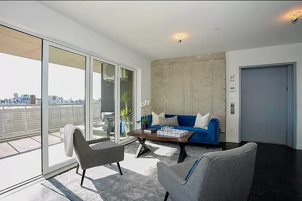 Rented by EXR | media 3