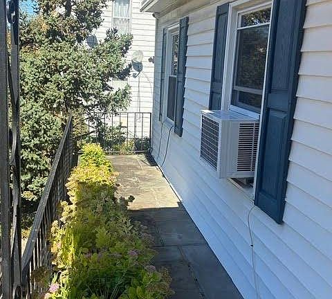 3rd image of 49 N 9th Ave