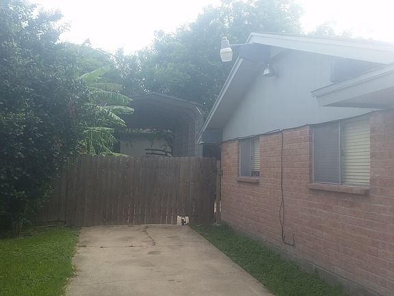 3rd image of 4405 Bonner Dr