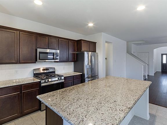 5th image of 513 High Desert Dr