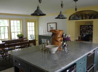 16 Pleasant St, Woodstock, VT 05091