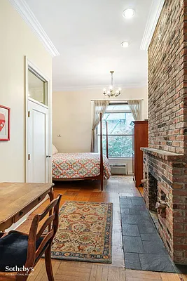 Rented by Sotheby's International Realty | media 22