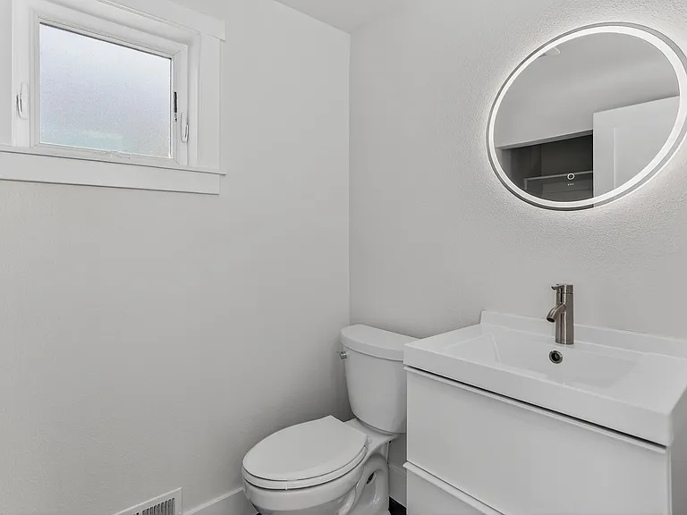 2340 Panorama Ave — Photo 8