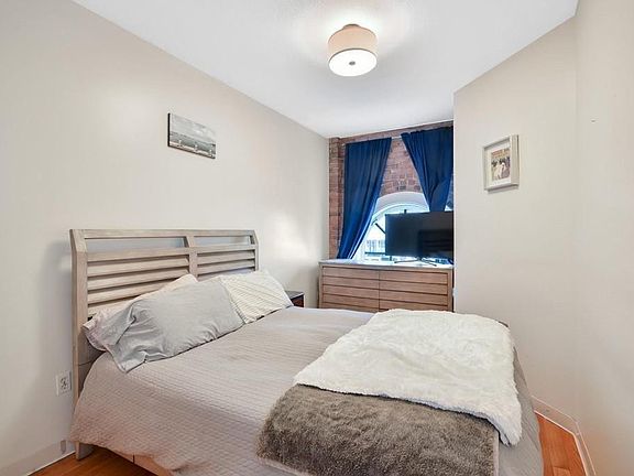 2nd image of 106 13th St APT 224