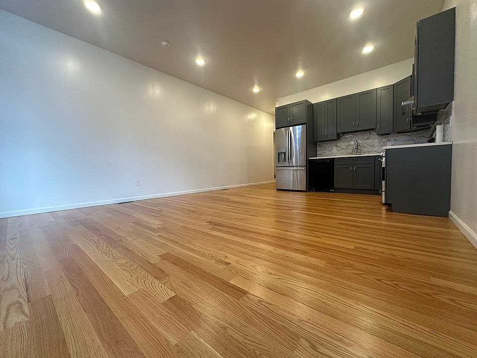 1st image of 31 Benkard Ave #1