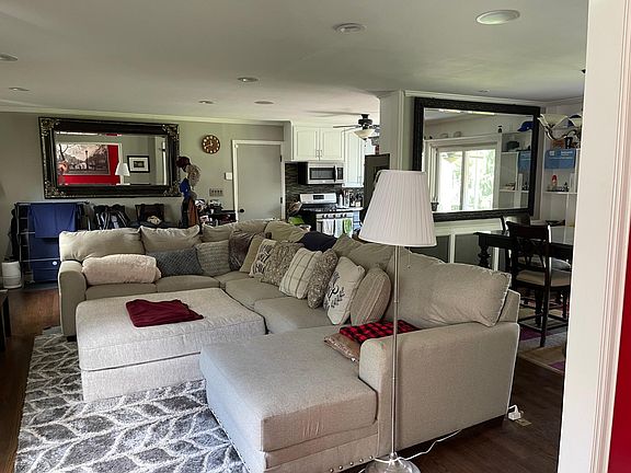 3rd image of 4408 W 55th St