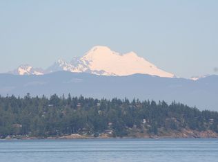 727 Bay Front Ln, Oak Harbor, WA 98277