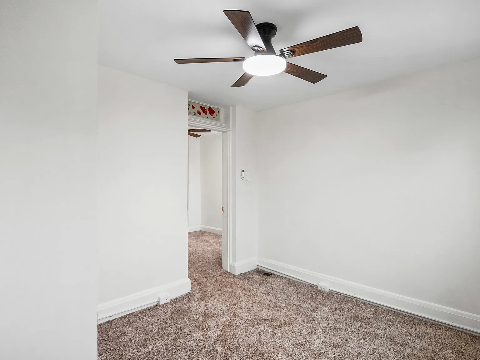 3 bed, 1.5 bath, 1200 sqft, $1,900 — Photo 4