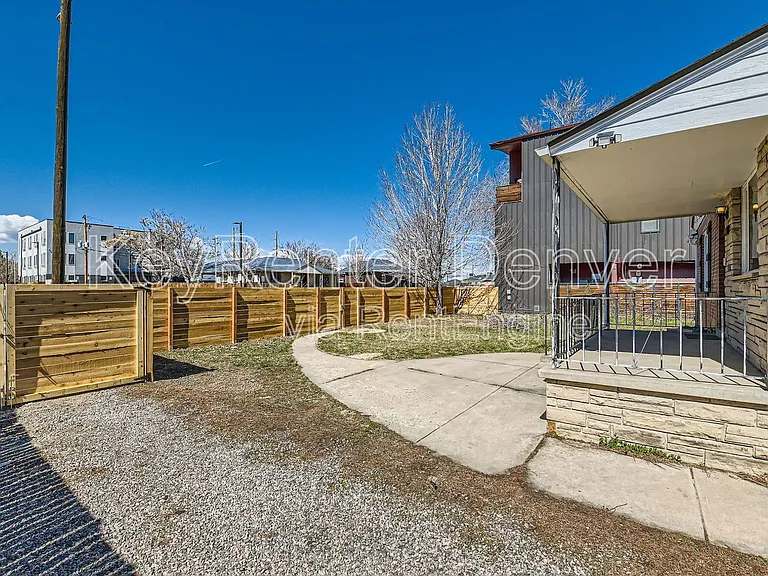 1540 N Zenobia St — Photo 18