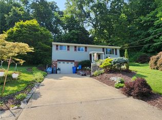 438 Lincoln Hall Rd, Elizabeth, PA 15037