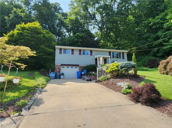 438 Lincoln Hall Rd, Elizabeth, PA 15037