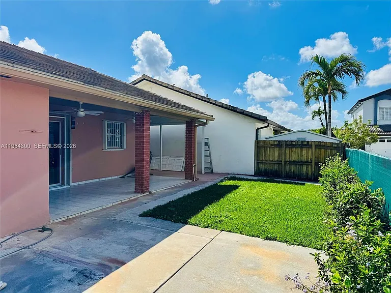 14325 SW 11th Ter — Photo 15