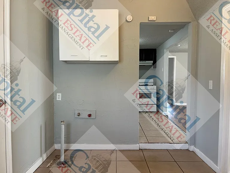 407 E Key Blvd — Photo 18