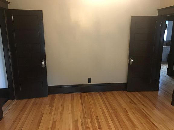 3rd image of 3220 Irving Ave S #2