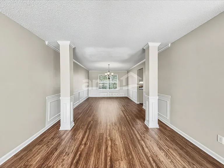 312 Othello Dr — Photo 6