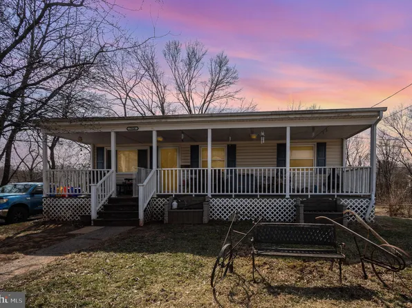 7926 Manassas Dr, Manassas, VA 20111