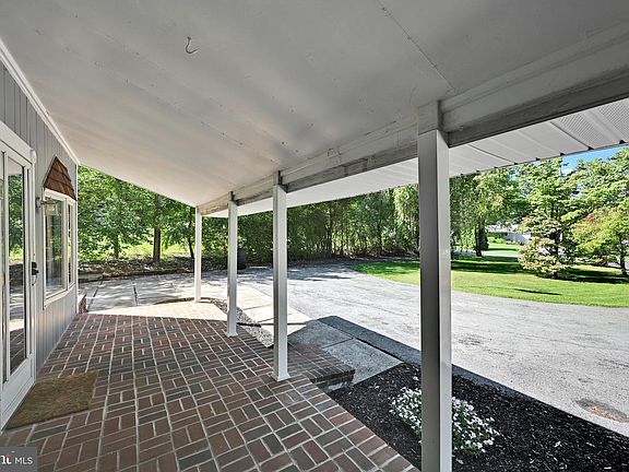 5th image of 850 Prescott Dr