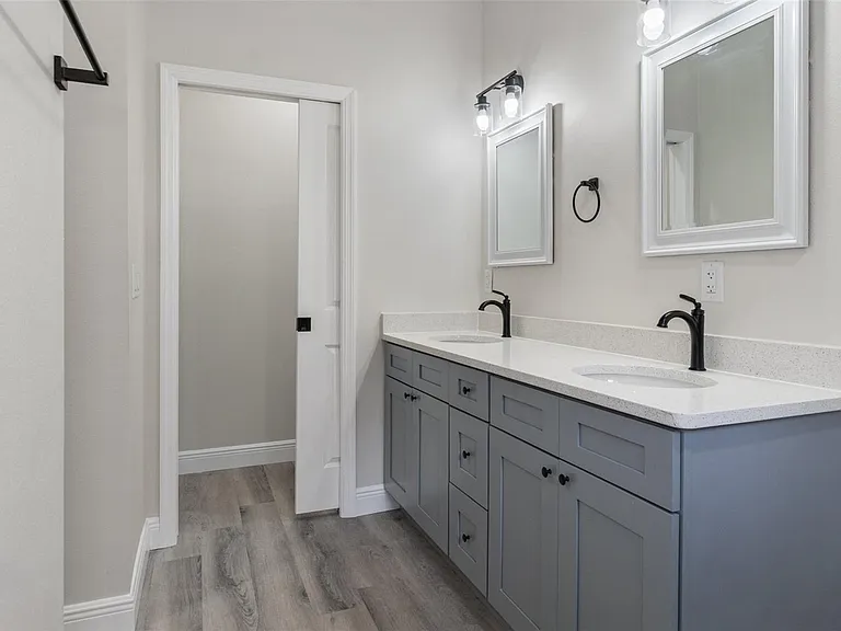 1768 E Bismark St — Photo 20