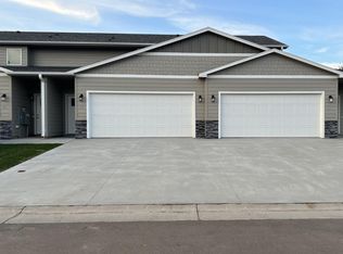 6012 E Copper Pl, Sioux Falls, SD 57110