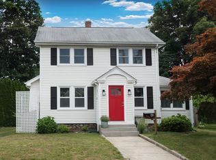 40 Mortimer St, New Canaan, CT 06840