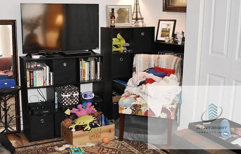837-39 W Cornelia Ave #837-2N — Photo 3