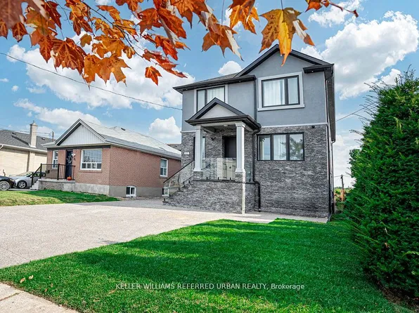 83 Floral Pkwy, Toronto, ON M6L 2C3