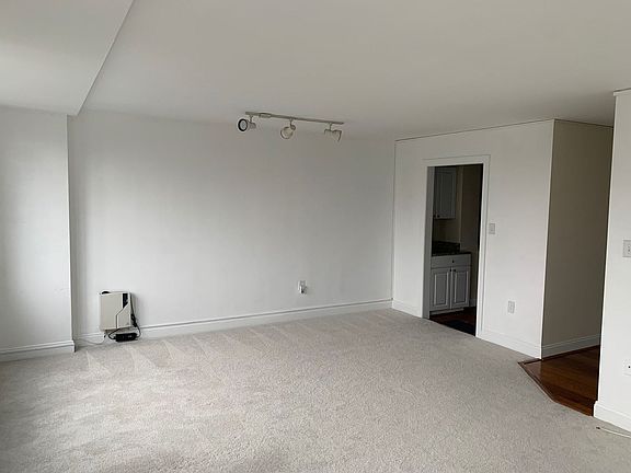 4th image of 10500 Rockville Pike Unit 926