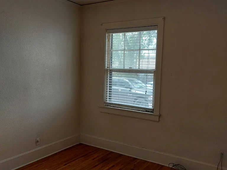 College Housing - 4 bedrooms — Photo 46