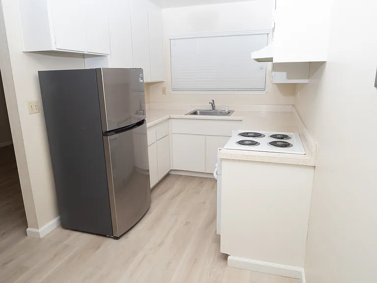 Holly Oaks Apartments — Photo 5