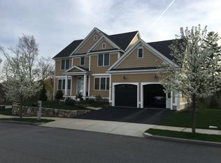 32 Winship Dr, Stoneham, MA 02180