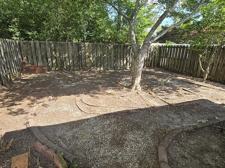 107 Raintree Ct — Photo 24