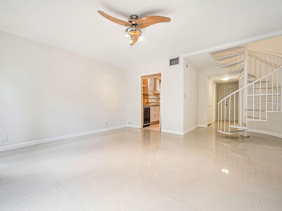 1st image of 670 Tennis Club Dr #1070