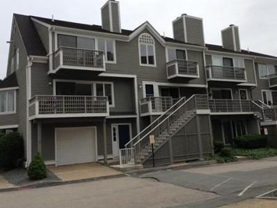 700 Shore Dr #2-204, Fall River, MA, 02721