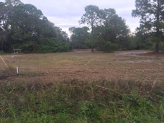 5th image of 2284 Tucker Ln