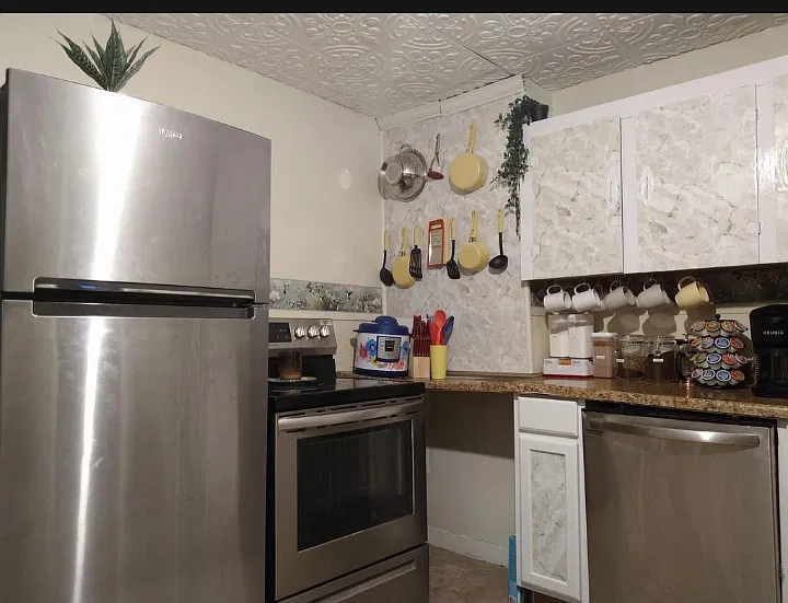 3 bed, 1090 sqft, $600 — Photo 2