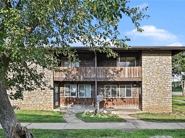 1225 N 77th Ter, Kansas City, KS 66112