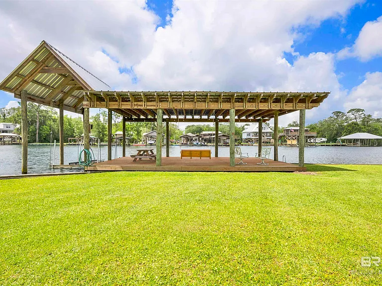 15851 Keeney Dr — Photo 3