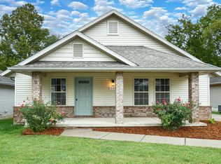 1215 E McClernon St, Springfield, MO 65803