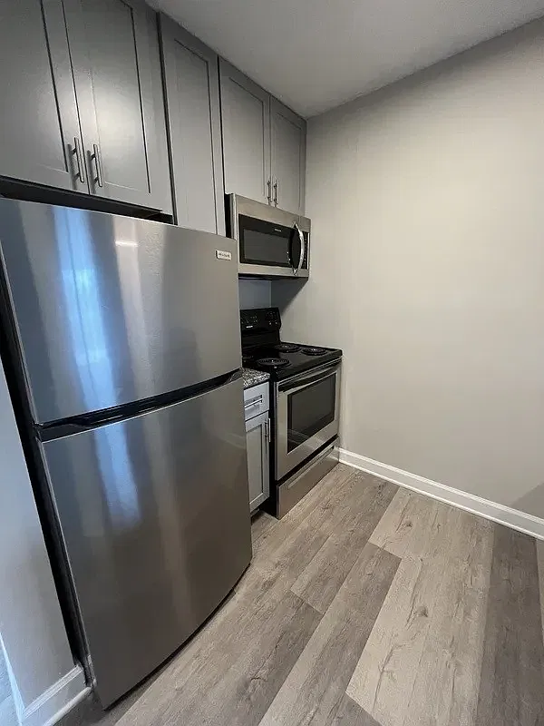 Studio, $1,050 — Photo 4