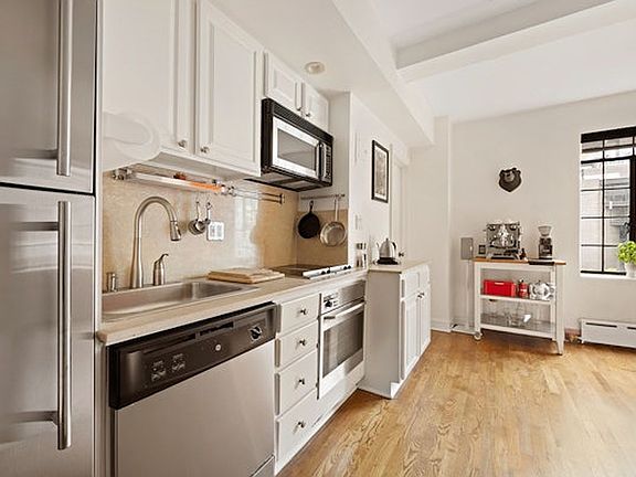 3rd image of 45 Tudor City Pl #1117/1118