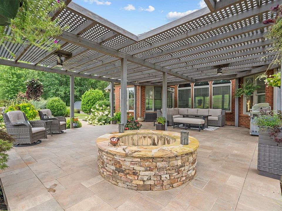 185 Meadow Brook Ln, Pickens, SC 29671 | Zillow