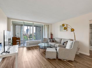 33 Pond Ave APT 919, Brookline, MA 02445