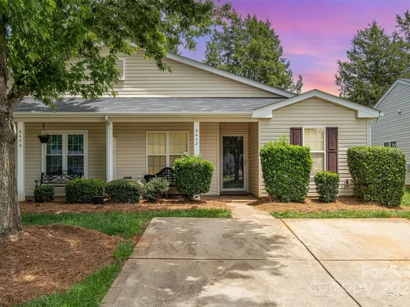 5402 Harris Cove Dr, Charlotte, NC 28269