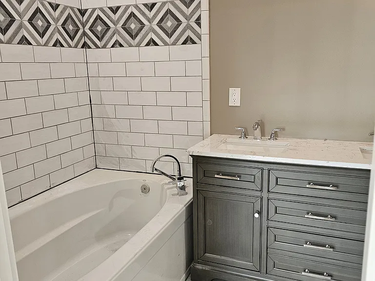 4822 Hillcrest Dr — Photo 17