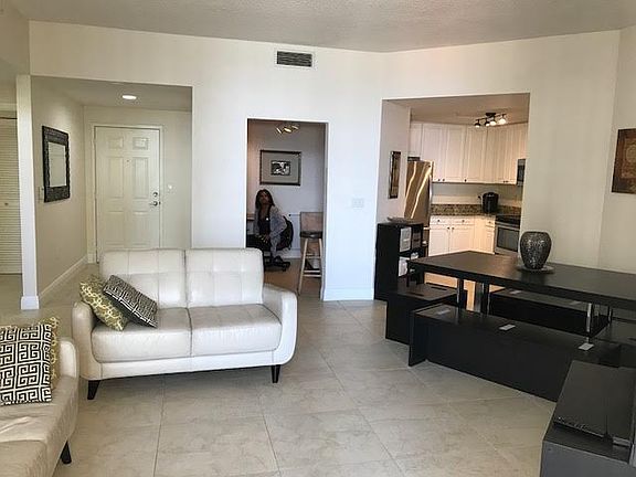 5th image of 255 Evernia St APT 1021