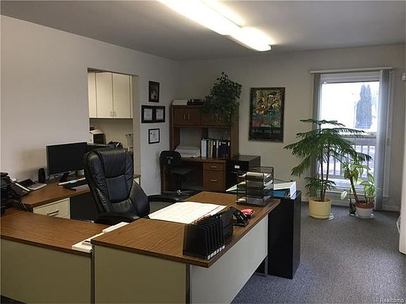 5th image of 1910 Larchwood Dr