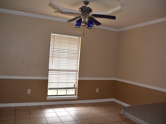 5th image of 212 S Parkridge Dr