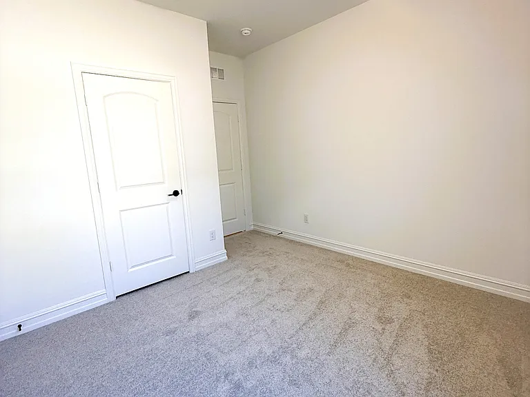 4349 Noble Ln — Photo 11