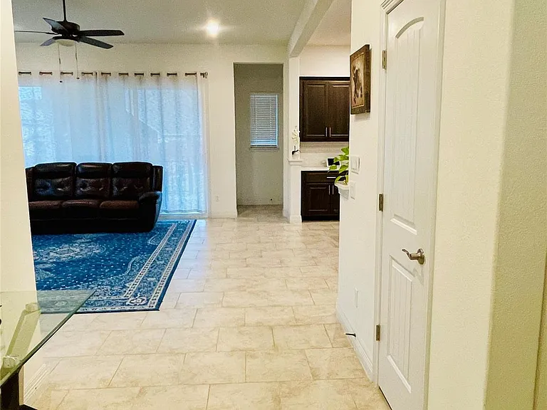 18001 Dufour Dr — Photo 3