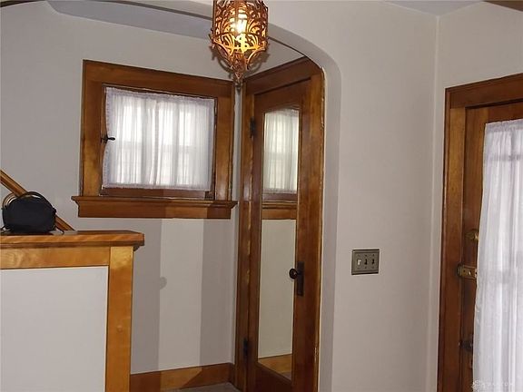 5th image of 422-422 Alaska St